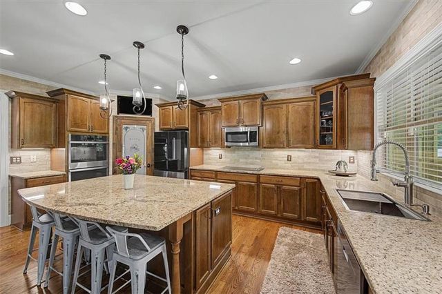 711 Upper Burris Road, Canton, GA 30114
