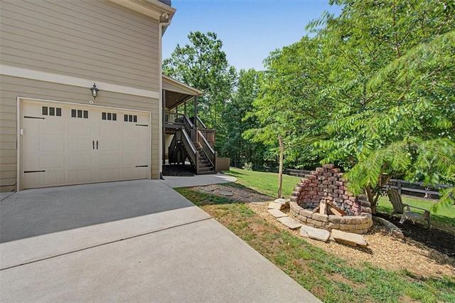 711 Upper Burris Road, Canton, GA 30114