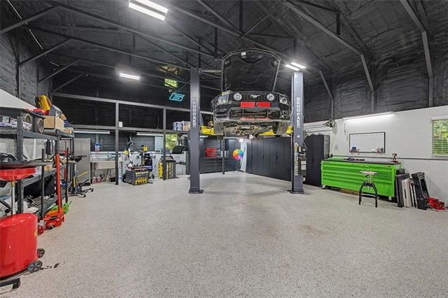 711 Upper Burris Road, Canton, GA 30114