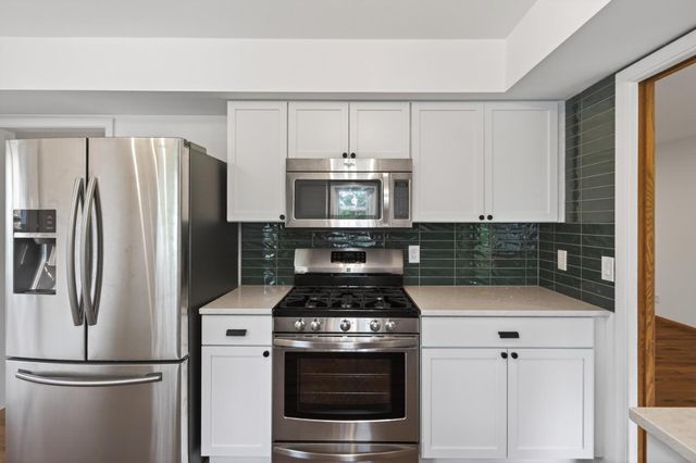 2541 Quebec Avenue S, Saint Louis Park, MN 55426