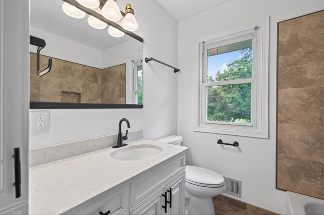 2541 Quebec Avenue S, Saint Louis Park, MN 55426