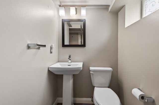 2541 Quebec Avenue S, Saint Louis Park, MN 55426