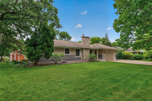 2541 Quebec Avenue S, Saint Louis Park, MN 55426
