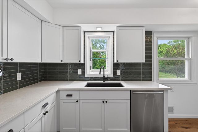 2541 Quebec Avenue S, Saint Louis Park, MN 55426