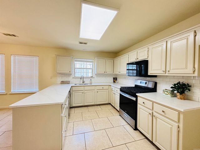 1004 Norwich Drive, Benton, AR 72019