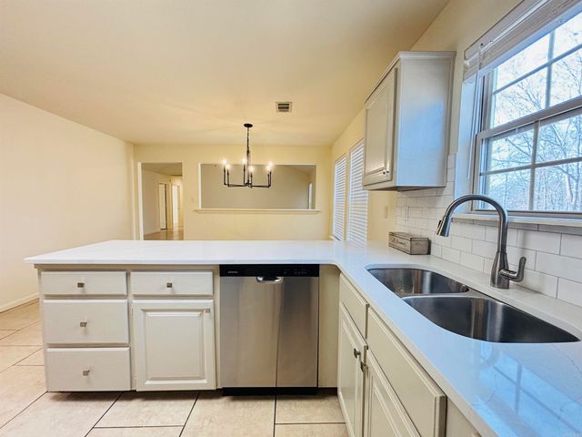 1004 Norwich Drive, Benton, AR 72019