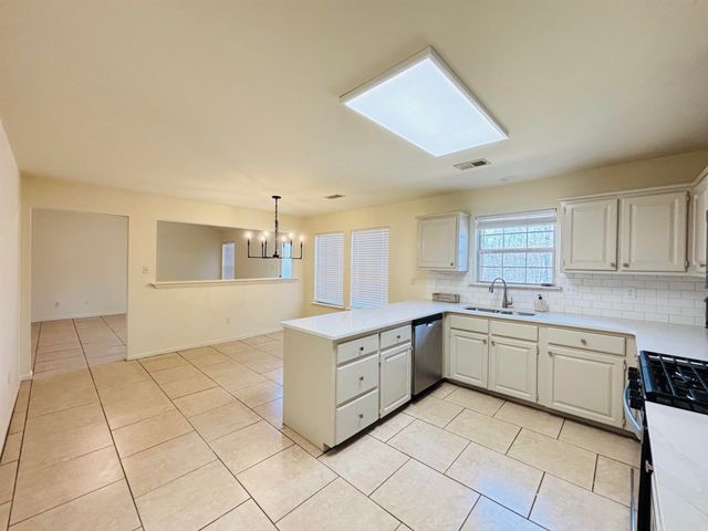 1004 Norwich Drive, Benton, AR 72019