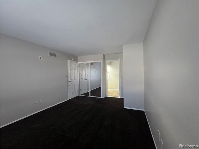 30276 Southfield Road 215, Southfield, MI 48076