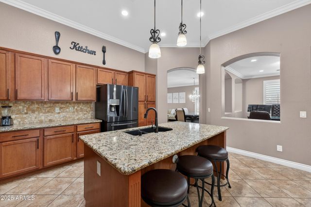 8812 W MYRTLE Avenue, Glendale, AZ 85305