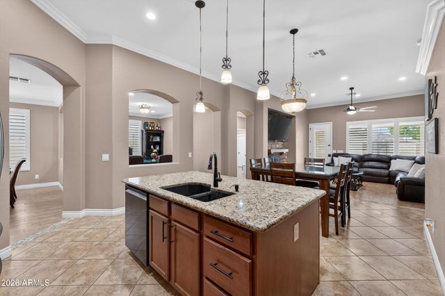 8812 W MYRTLE Avenue, Glendale, AZ 85305