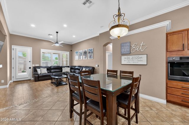 8812 W MYRTLE Avenue, Glendale, AZ 85305