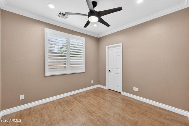 8812 W MYRTLE Avenue, Glendale, AZ 85305