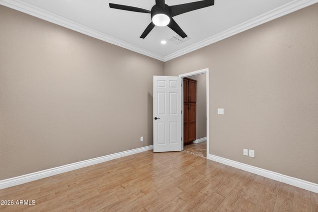 8812 W MYRTLE Avenue, Glendale, AZ 85305