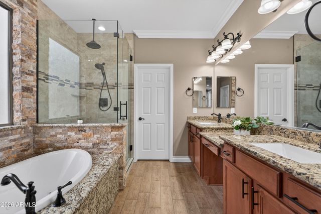 8812 W MYRTLE Avenue, Glendale, AZ 85305