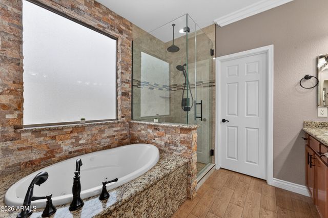 8812 W MYRTLE Avenue, Glendale, AZ 85305