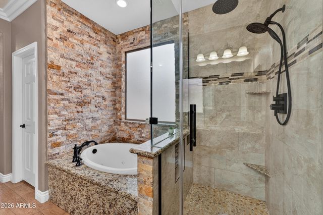 8812 W MYRTLE Avenue, Glendale, AZ 85305