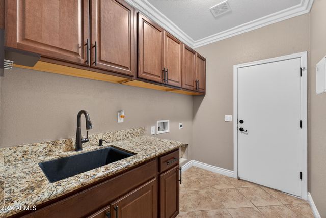 8812 W MYRTLE Avenue, Glendale, AZ 85305