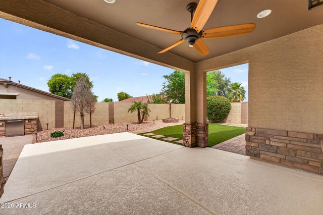 8812 W MYRTLE Avenue, Glendale, AZ 85305