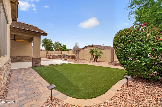 8812 W MYRTLE Avenue, Glendale, AZ 85305