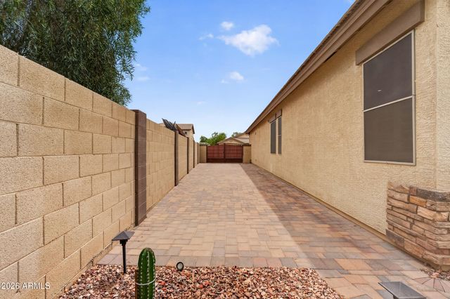 8812 W MYRTLE Avenue, Glendale, AZ 85305