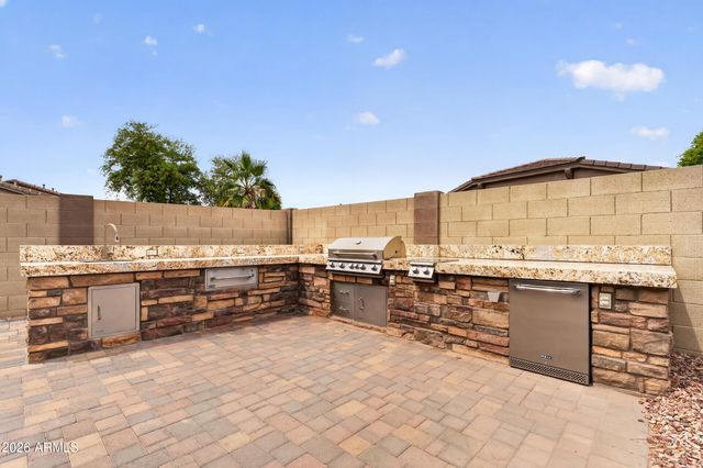 8812 W MYRTLE Avenue, Glendale, AZ 85305