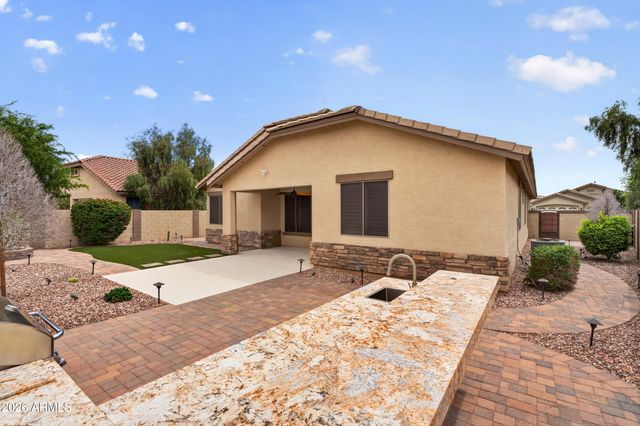 8812 W MYRTLE Avenue, Glendale, AZ 85305