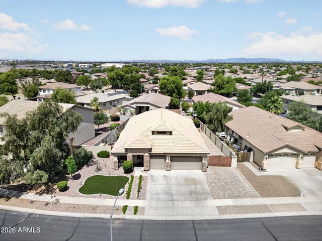 8812 W MYRTLE Avenue, Glendale, AZ 85305