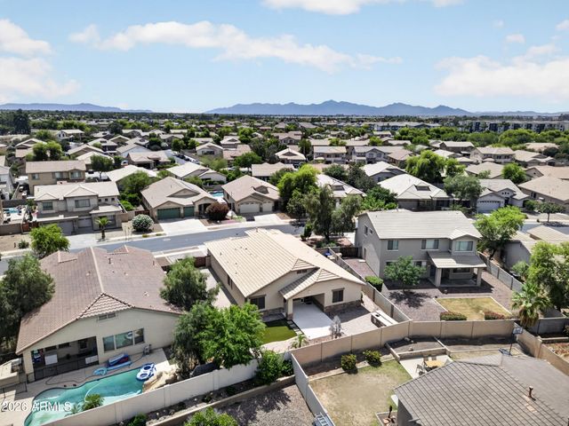 8812 W MYRTLE Avenue, Glendale, AZ 85305