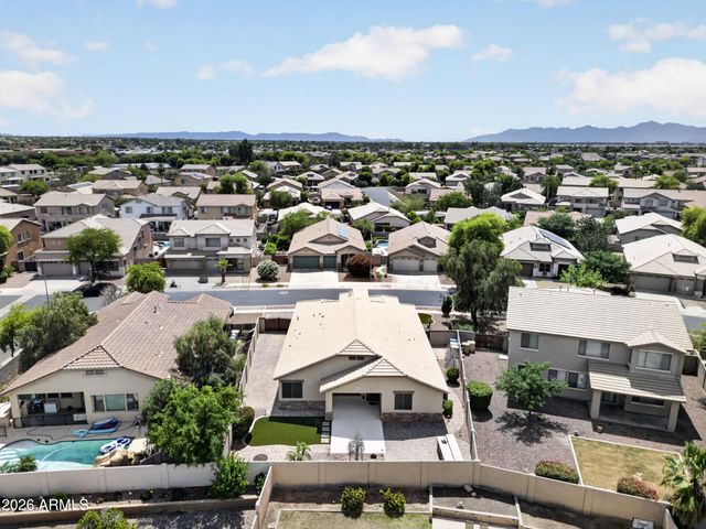 8812 W MYRTLE Avenue, Glendale, AZ 85305