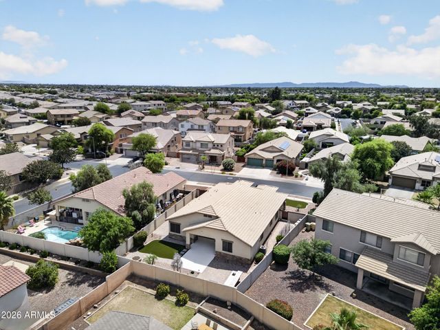 8812 W MYRTLE Avenue, Glendale, AZ 85305