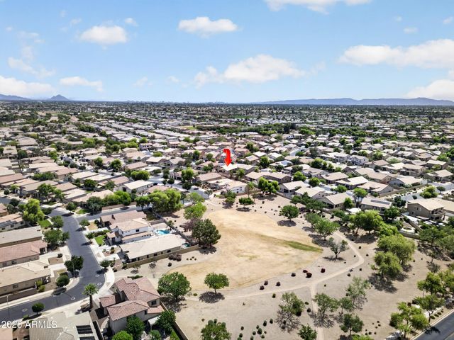 8812 W MYRTLE Avenue, Glendale, AZ 85305