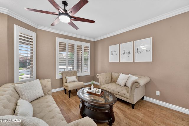 8812 W MYRTLE Avenue, Glendale, AZ 85305