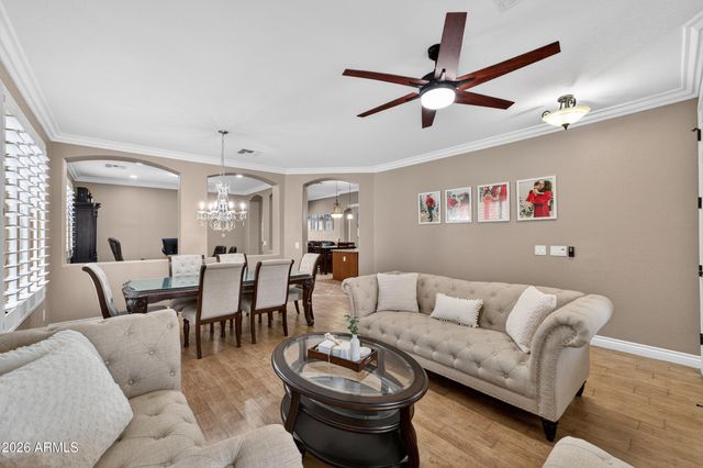 8812 W MYRTLE Avenue, Glendale, AZ 85305