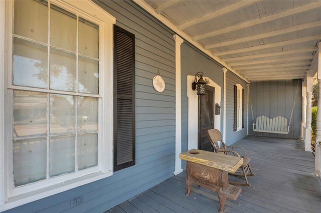 611 South Franklin ST, La Grange, TX 78945