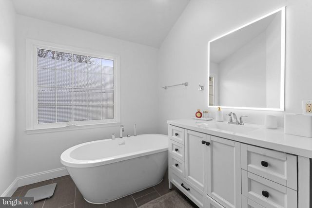 11433 HERITAGE OAK CT, Reston, VA 20194