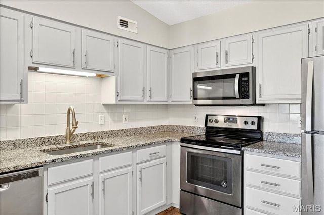 4314 Forder Gardens Place B, St Louis, MO 63129