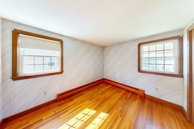 15 Rose St, Milton, MA 02186