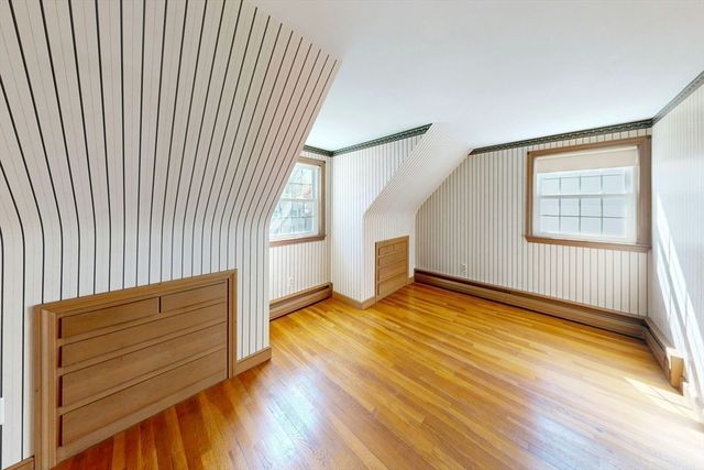 15 Rose St, Milton, MA 02186