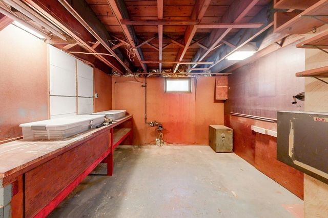 15 Rose St, Milton, MA 02186