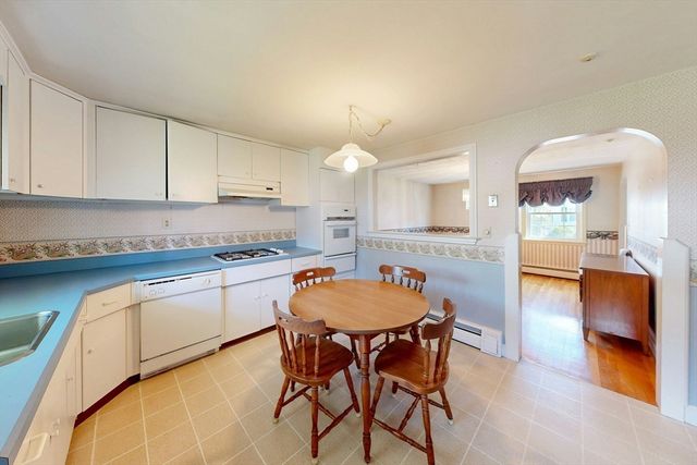 15 Rose St, Milton, MA 02186