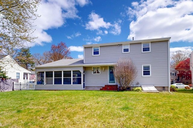 15 Rose St, Milton, MA 02186
