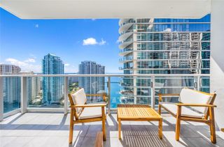 300 S Biscayne Blvd T-2806, Miami, FL 33131