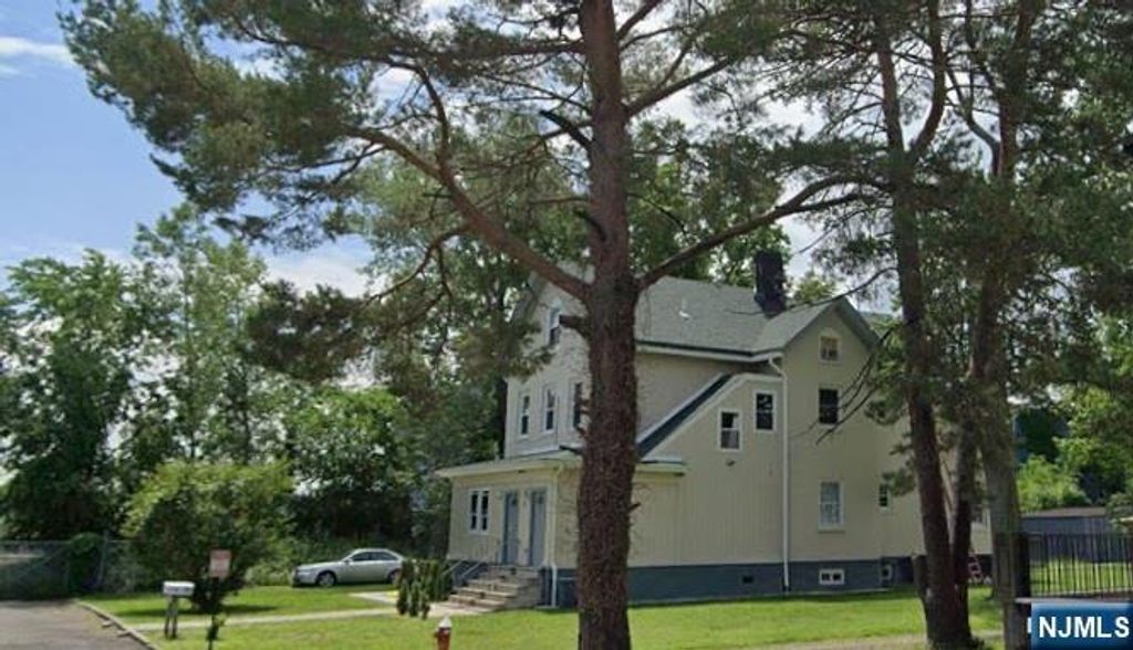 37 Riverside Avenue 1 fl, Little Ferry, NJ 07643