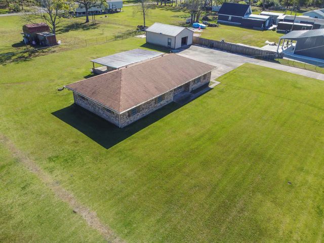 111 Swamp Dr, Bourg, LA 70343