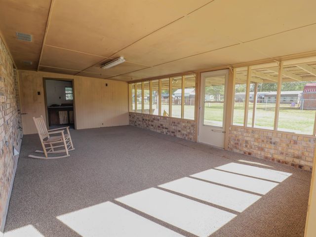 111 Swamp Dr, Bourg, LA 70343