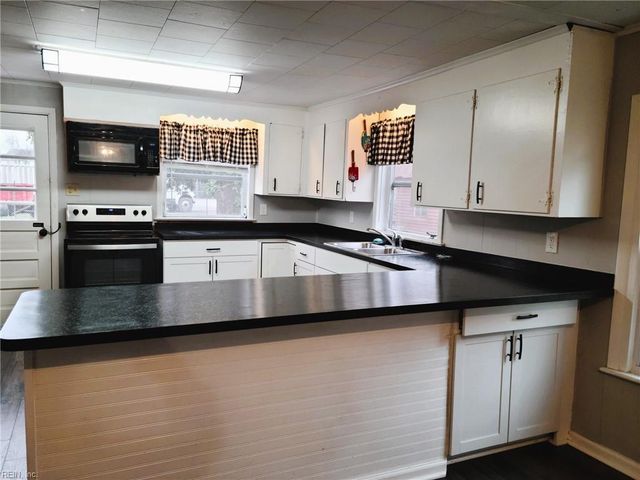 1437 Fentress RD, Chesapeake, VA 23322