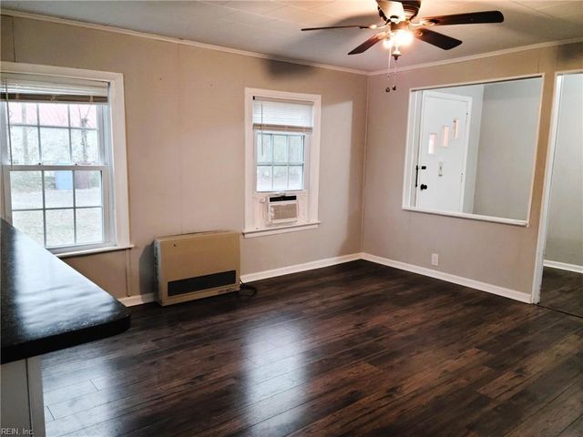 1437 Fentress RD, Chesapeake, VA 23322