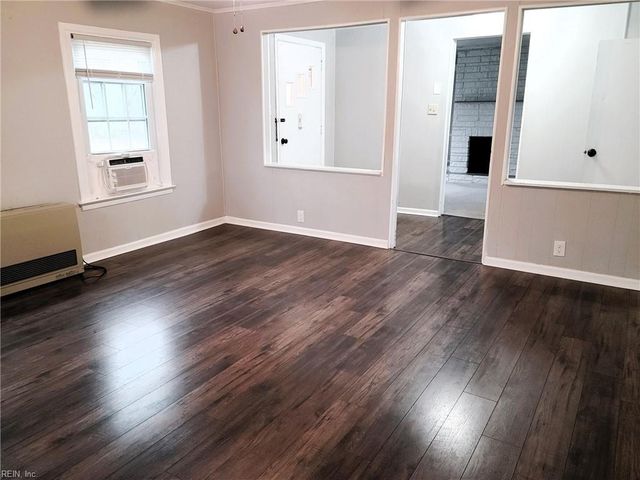 1437 Fentress RD, Chesapeake, VA 23322