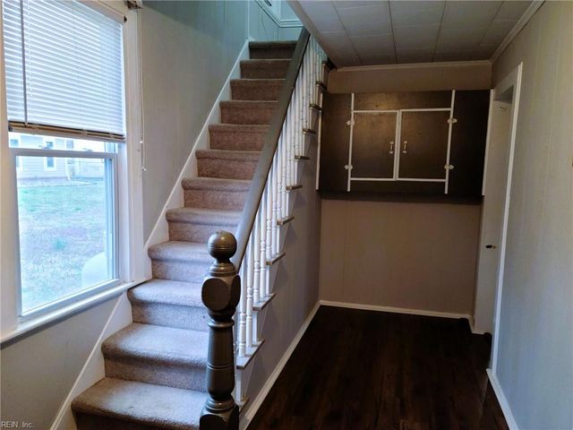 1437 Fentress RD, Chesapeake, VA 23322