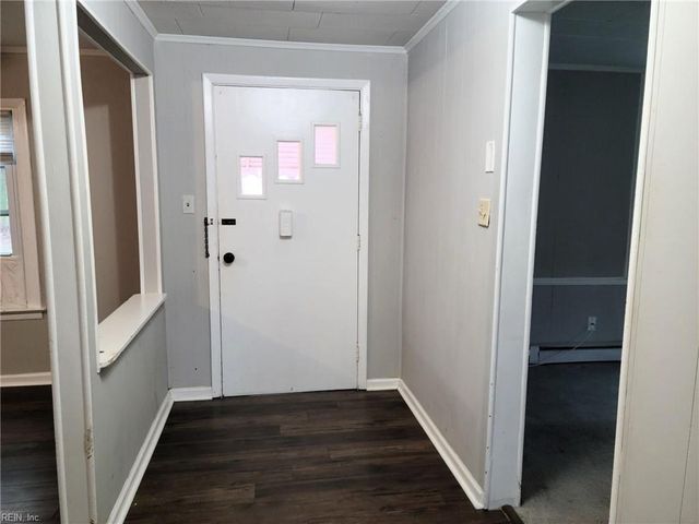 1437 Fentress RD, Chesapeake, VA 23322